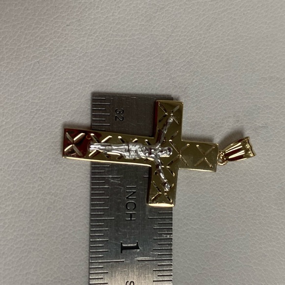 14K Gold Jesus Crucifix Cross Religious Pendant - Picture 7 of 10
